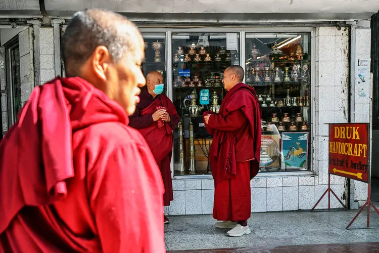 Butão tenta melhorar a economia, mas sem perder a felicidade (	MONEY SHARMA/Getty Images)