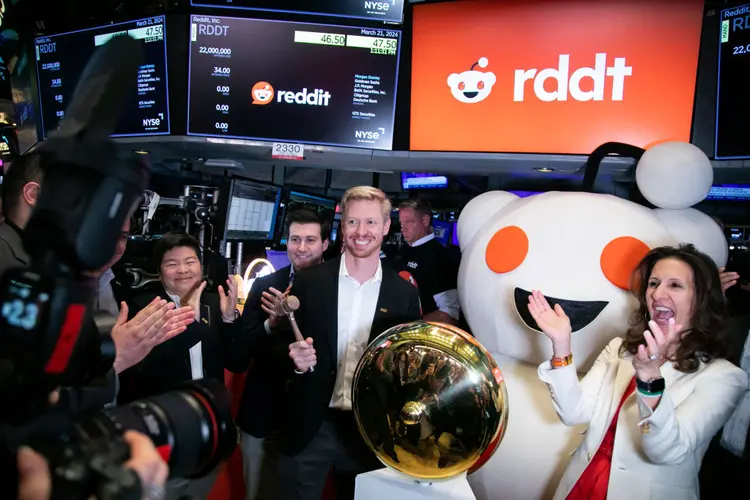 IPO do Reddit: a maior oferta de uma rede social desde 2019, levantando US$ 750 milhões (Michael Nagle/Bloomberg /Getty Images)