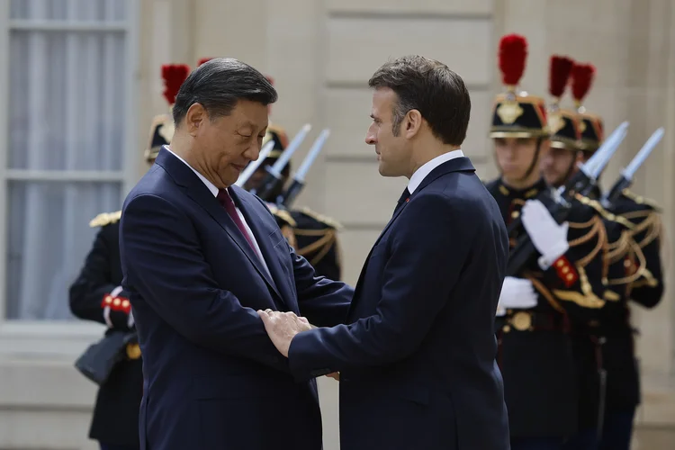 Macron e Xi em encontro no Palácio do Eliseu