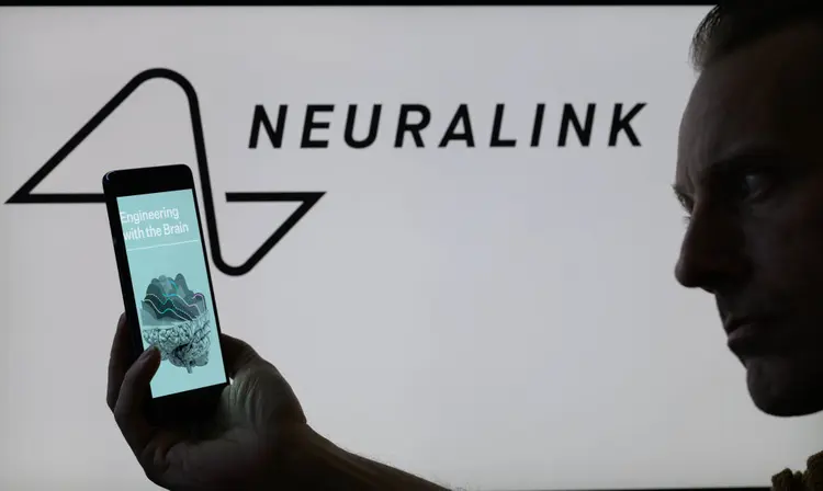 O futuro da Neuralink: empresa quer aprimorar seus implates cerebrais (Jonathan Raa/NurPhoto /Getty Images)