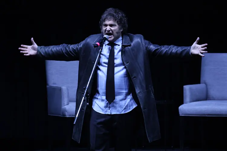 Apesar do péssimo momento econômico da Argentina, Milei fez show de rock para apoiadores. (Anadolu/Getty Images)