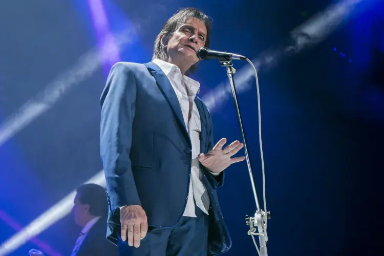O cantor pediu urgência para sua equipe técnica para a organização de um show beneficente pelas vítimas do RS (Getty Images)