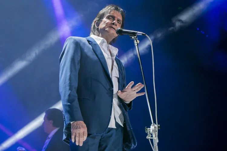 Roberto Carlos alterou letra de música 'Desabafo' e surpreendeu o público durante show no Rio de Janeiro. (Getty Images)