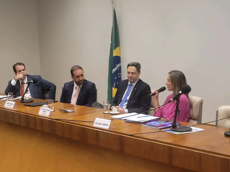 Parlamentares brasileiros debateram regulação de criptomoedas no Brasil (Miguel Piñeiro Rodriguez/Divulgação/Divulgação)