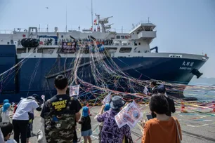 Imagem referente à matéria: Em guerra com os ambientalistas, Japão lança novo 'navio-mãe' de caça às baleias