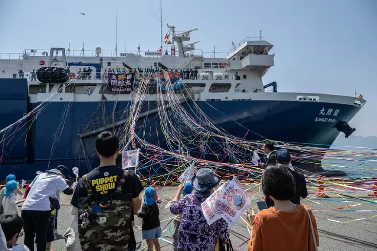 Lançamento do navio no Japão (Yuichi YAMAZAKI /AFP)