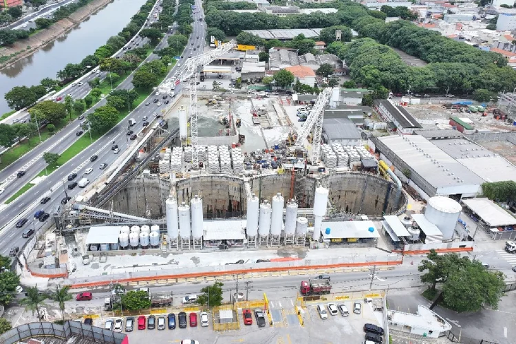 Construtora tem oferecido ações a moradores dos bairros vizinhos às estações. (Esfera Brasil/Divulgação)