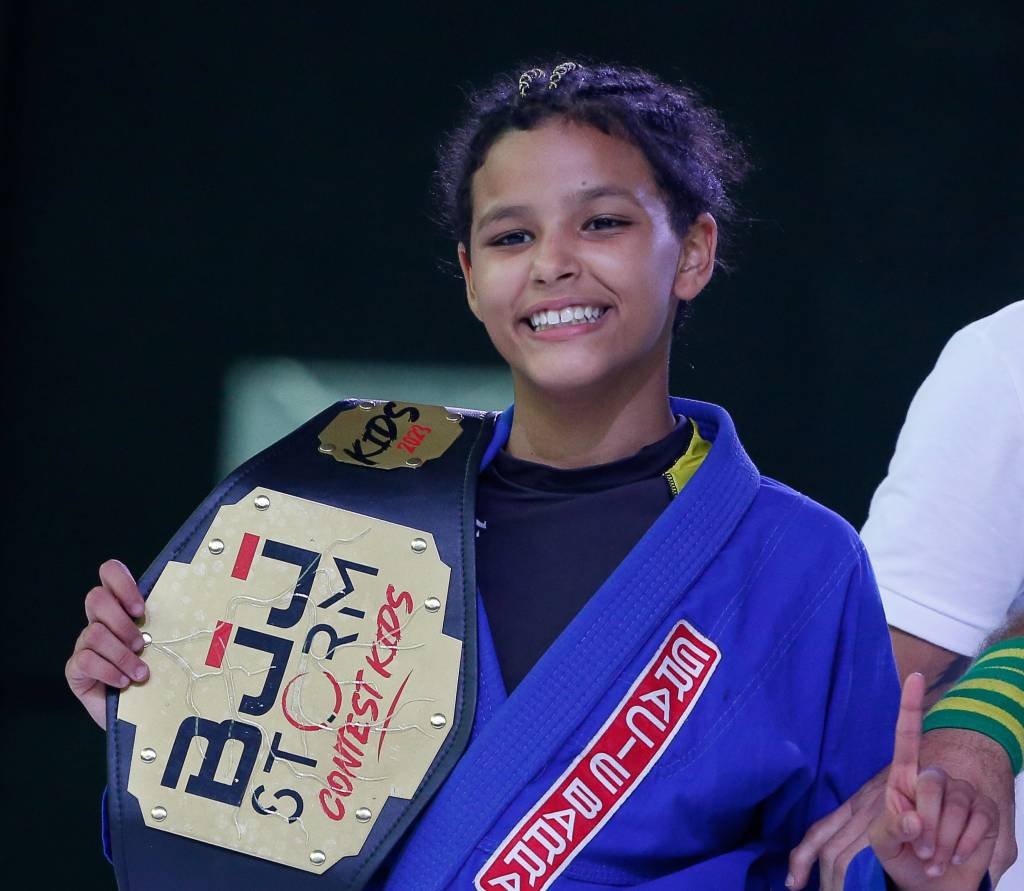 Ela já coleciona 62 medalhas de ouro no jiu-jitsu e na luta livre (e tem apenas 12 anos)