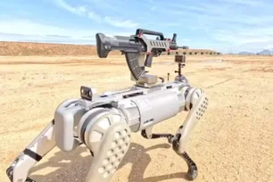 Imagem referente à matéria: China apresenta exército de cães robôs equipados com metralhadoras; veja o vídeo