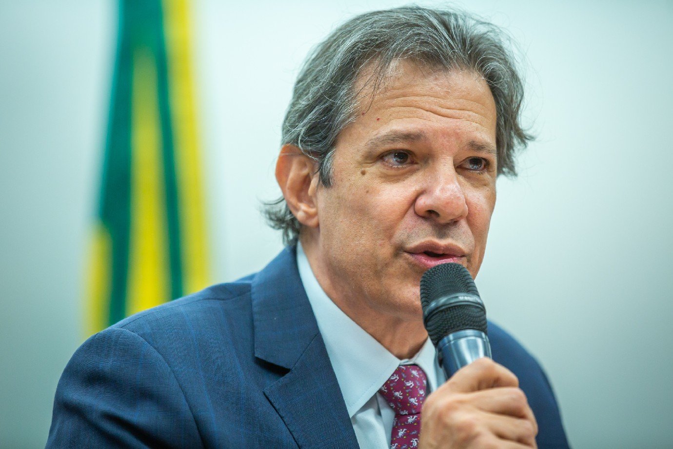 Desafio não vai ser isentar, vai ser compensar com quem não paga, diz Haddad, sobre isenção de IR