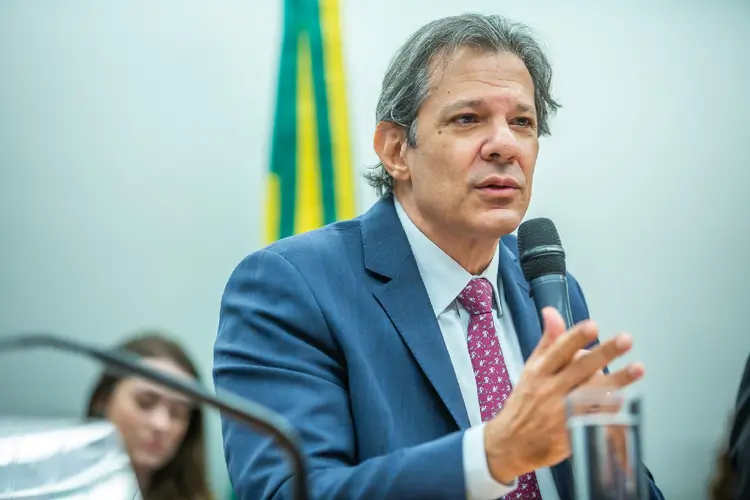 Haddad afirmou que a reunião marcada com Lula na quarta-feira, 3, tratará exclusivamente da agenda fiscal para o cumprimento das metas estabelecidas no arcabouço para 2024, 2025 e 2026 (Diogo Zacarias/MF/Flickr/Divulgação)