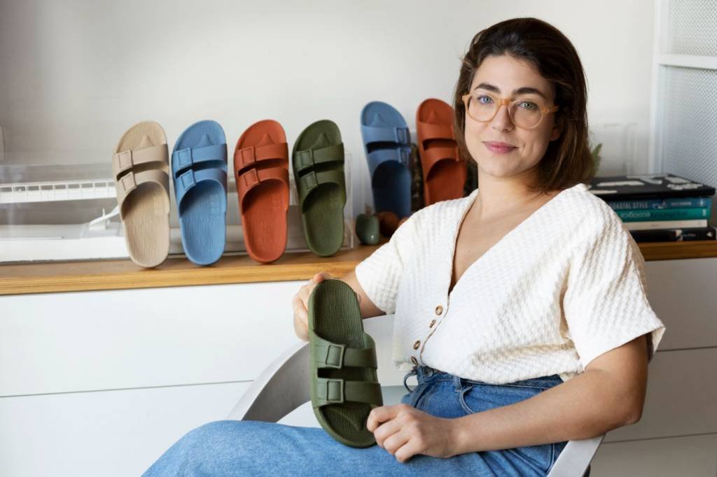 Com sandália de plástico, brasileira é finalista do Cartier Women's Initiative Awards