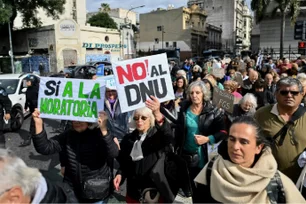 Imagem referente à matéria: Segunda greve geral contra reformas de Milei esvazia ruas das cidades
