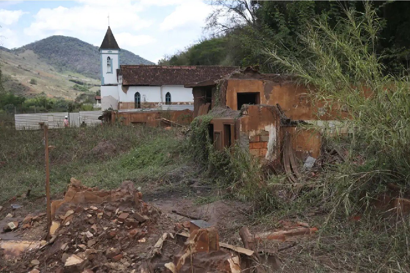 AGU pede que mineradoras paguem R$ 79 bilhões por danos em Mariana