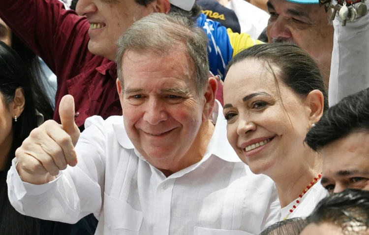Venezuela: Edmundo González e María Corina Machado durante o comício em La Victoria. (AFP/AFP)