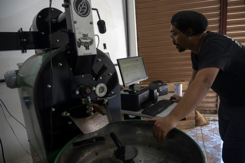 Do plantio à venda, negócio com café tem negros no protagonismo e busca reparação histórica