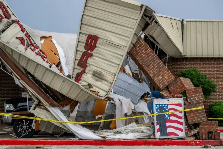 Tornado atinge o sul dos Estados Unidos (Agence France-Presse/AFP)