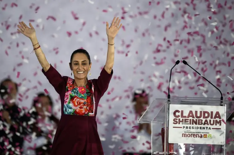 Candidata presidencial mexicana Claudia Sheinbaum no lançamento de sua campanha (Alexander MARTINEZ/AFP)