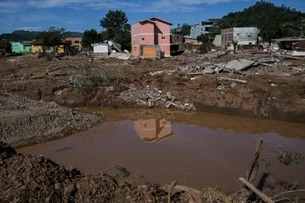 Vamos embora': cidade de Roca Sales não suporta mais enchentes