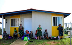 Imagem referente à matéria: Mudanças climáticas obrigam moradores de ilha a migrarem para 'condomínio' no continente