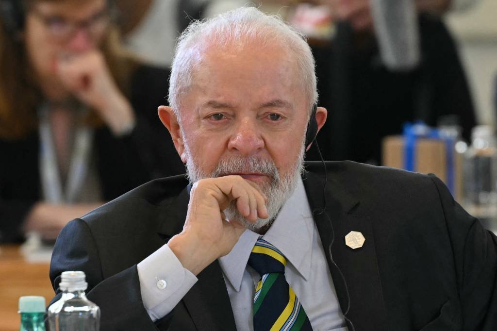 Bússola Poder: Lula paga a conta de Lula e Dilma