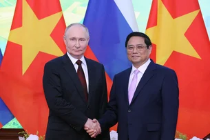Putin vai ao Vietnã tentar fortalecer aliança histórica focada em armas –  e agora no petróleo