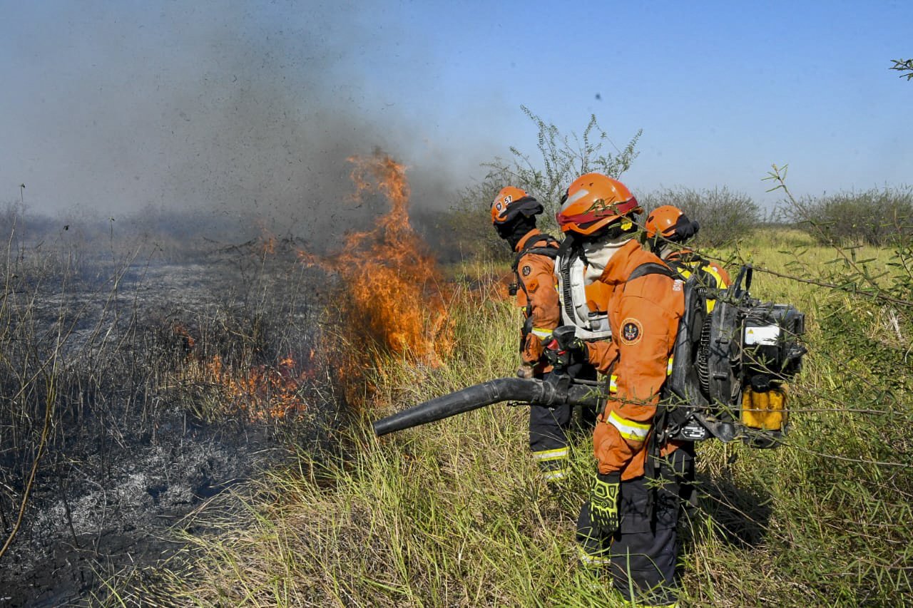 Atingida pelas queimadas do Pantanal, Corumbá é a cidade que mais perdeu superfície de água em 2023