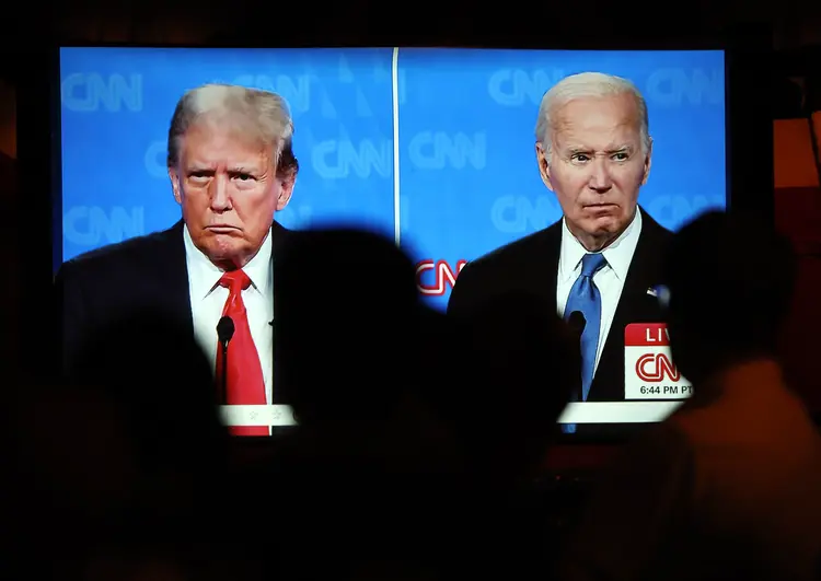 Donald Trump e Joe Biden, durante debate em 27 de junho (MARIO TAMA / GETTY IMAGES NORTH AMERICA /Getty Images)