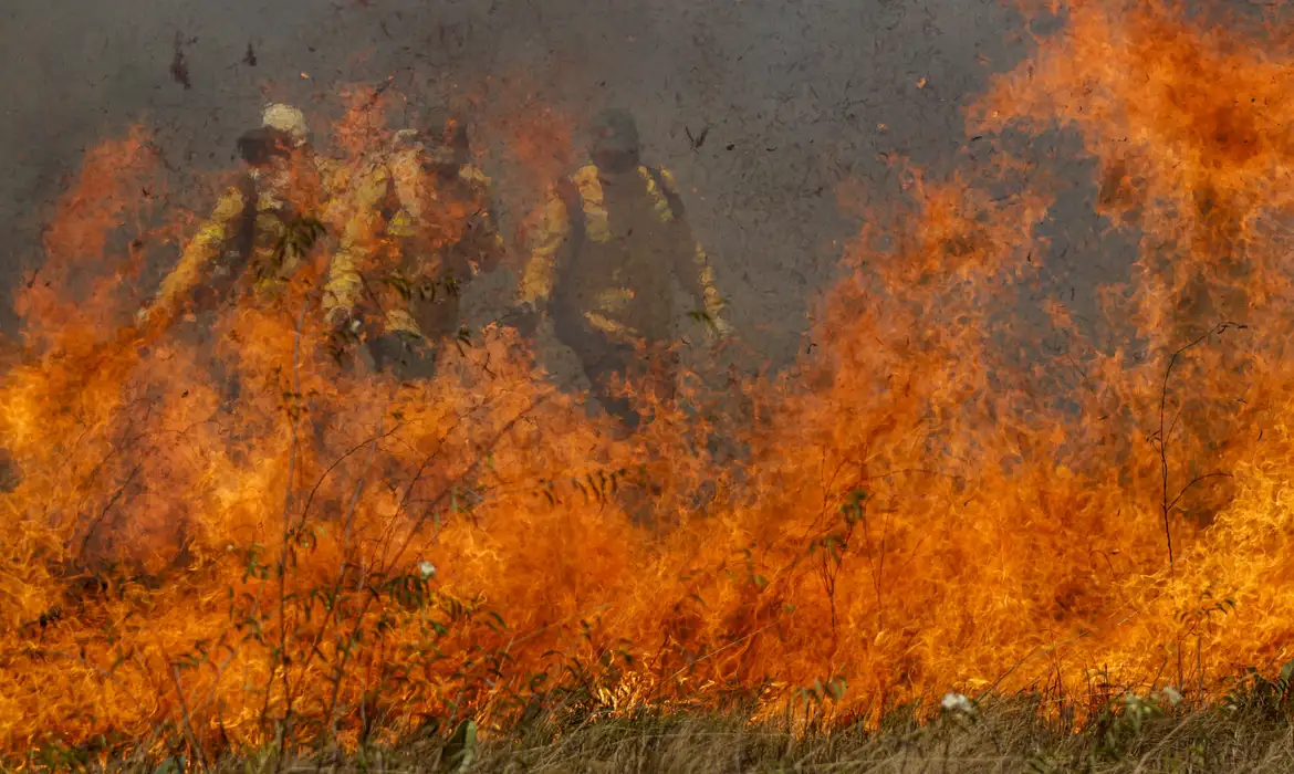 Com pior seca, MT tem dois brigadistas mortos em 4 dias e mais de 20 incêndios em andamento