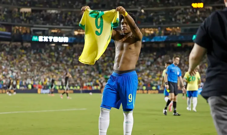 Fim de jogo: O Brasil encarou o México hoje (8), no estádio Kyle Field, nos Estados Unidos e venceu o primeiro amistoso para a Copa América por 3x2
