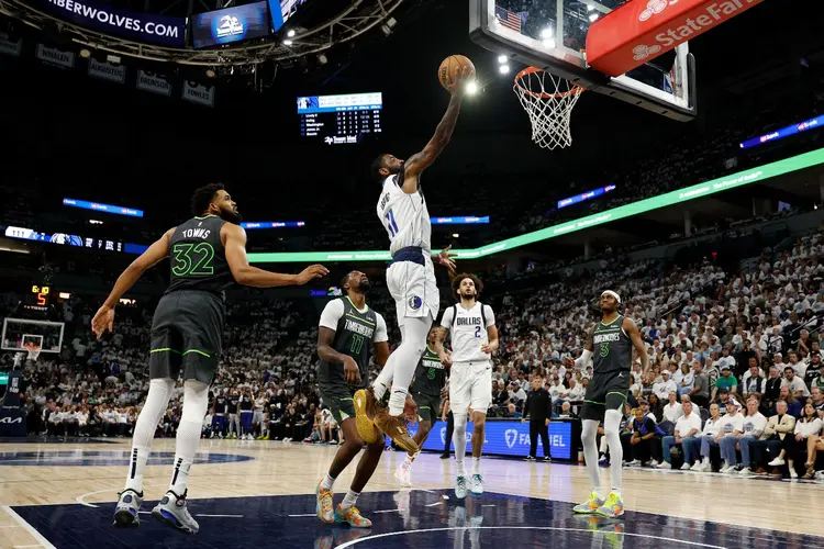 NBA: jogo da Dallas Mavericks contra Boston Celtics (	David Berding/Getty Images)