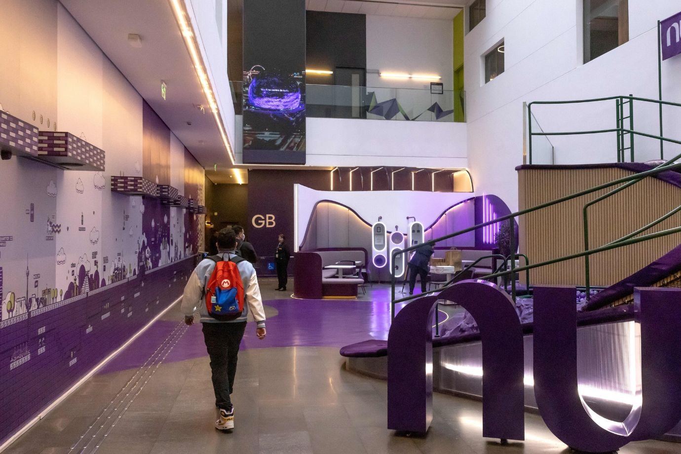 Nubank compra Hyperplane e aumenta investimento em IA