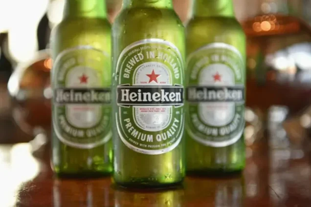 Imagem referente à notícia: Heineken sobe preços no Brasil. É um divisor de águas para as ações da Ambev?