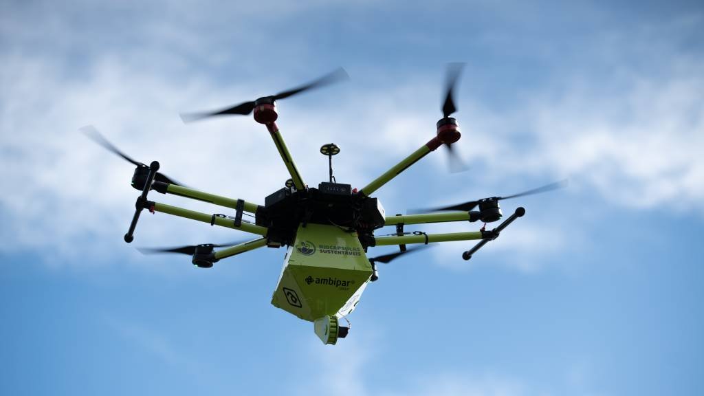 Ambipar utiliza drones para diminuir riscos e agilizar ações ambientais
