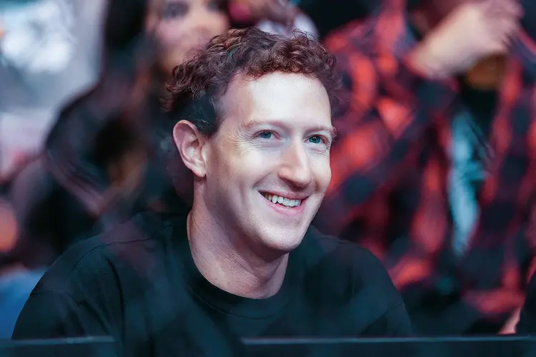 O jeito quase robótico de Zuckerberg renderam muitos memes no passado (CHRIS UNGER/ZUFFA LLC/)