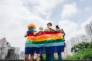 Imagem referente à matéria: O que Renner, Grupo SBF e Philip Morris estão fazendo no Dia Internacional do Orgulho LGBTQIAP+?