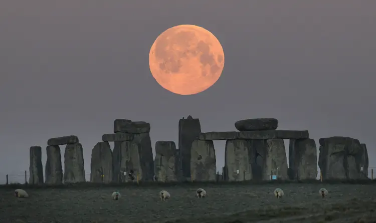 Lunistício: para que o fenômeno aconteça, é necessário que a Lua complete seu ciclo de 18,6 anos ao redor do planeta (Divulgação/Getty Images)