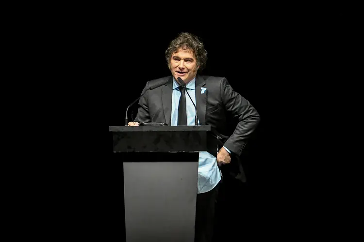 Javier Milei, presidente da Argentina, durante lançamento de livro e show de rock em Buenos Aires (Cristina Sille/Getty Images)