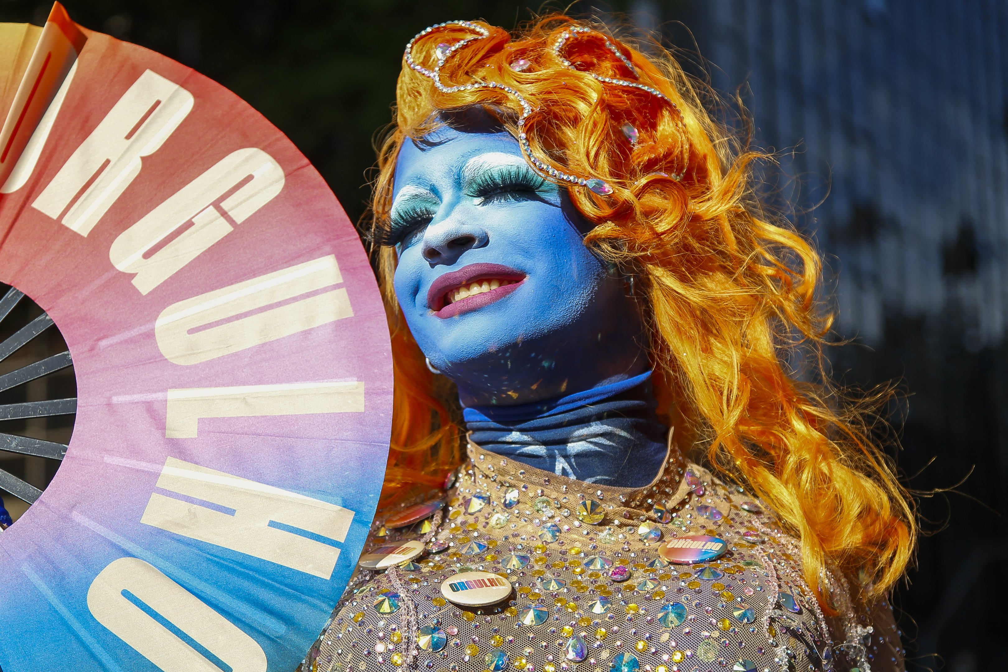 Maquiagens, roupas e acessórios representativos marcam a 28ª Parada do Orgulho LGBT+