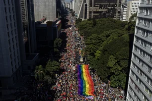 Imagem referente à matéria: Com música e alegria, Parada LGBT+ de SP chama atenção para a política