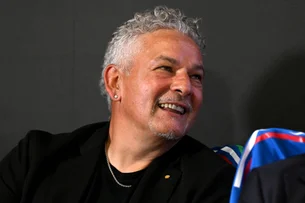 Roberto Baggio é ferido em assalto à mão armada em sua casa na Itália