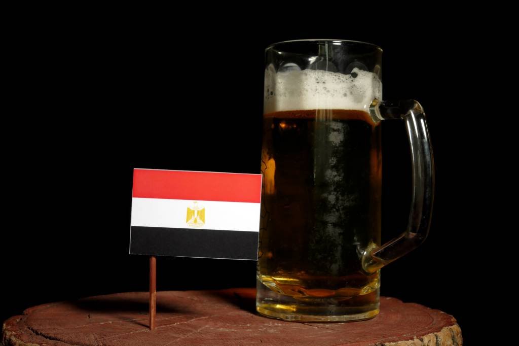 Cervejeiro amador dos EUA recria cerveja egípcia de 3 mil anos