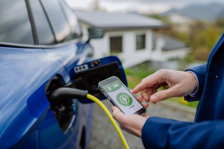 Bússola & Cia: busca de seguro para veículos elétricos cresce 700% no país