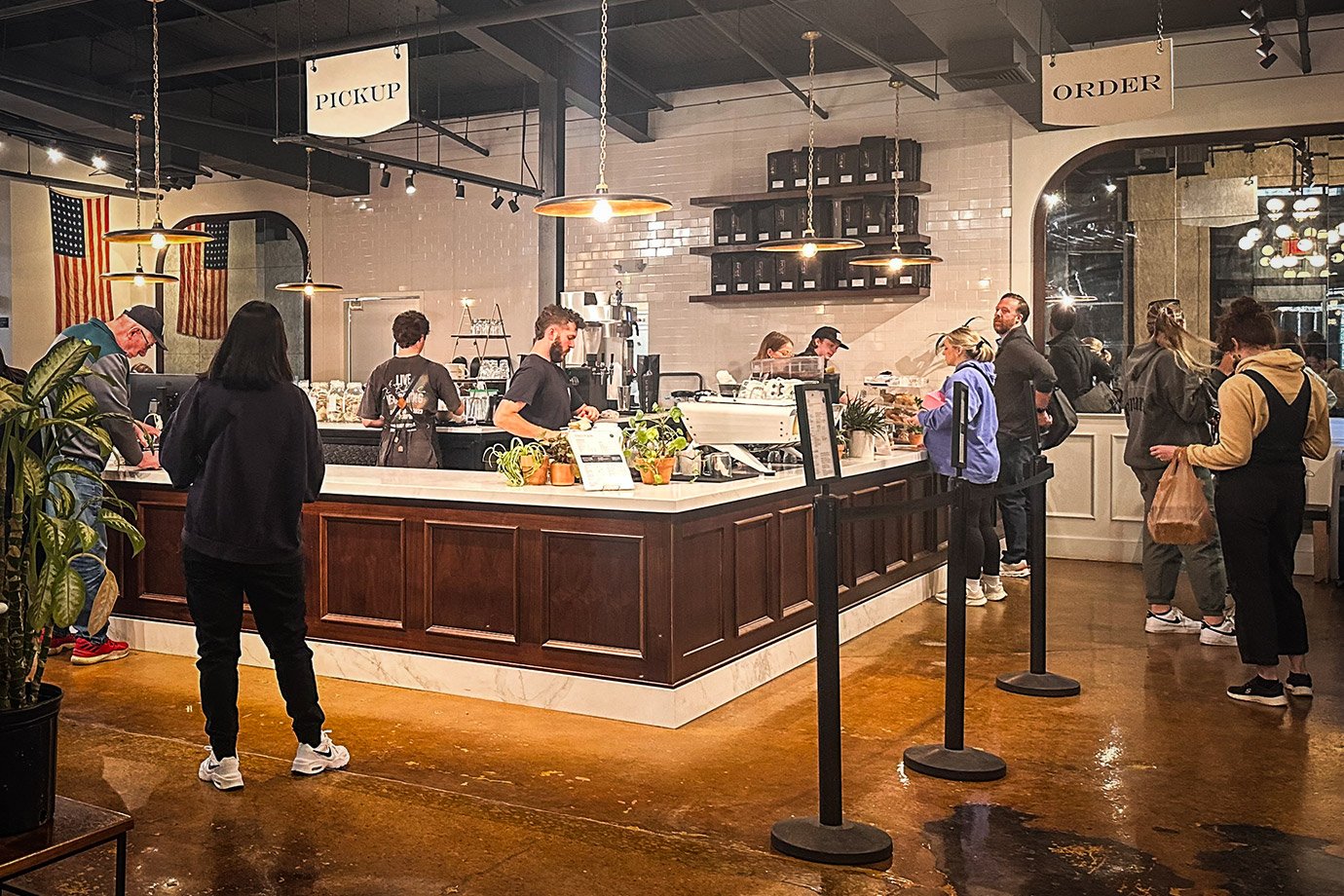 Honest Coffee Roasters, em Franklin, nos Estados Unidos: o passado industrial está por toda a parte da cafeteria e dá o sabor ao lugar