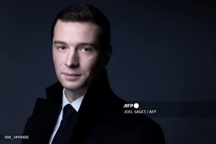 Jordan Bardella, de 28 anos, candidato ao parlamento francês pelo partido de extrema-direita Reagrupamento Nacional (RN) (Joel Saget/AFP)