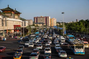 China aprova primeiros testes públicos de direção autônoma avançada