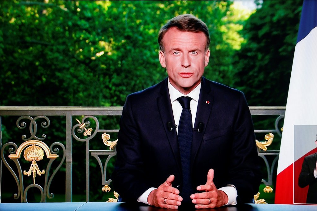 O presidente da França, Emmanuel Macron em transmissão ao vivo 