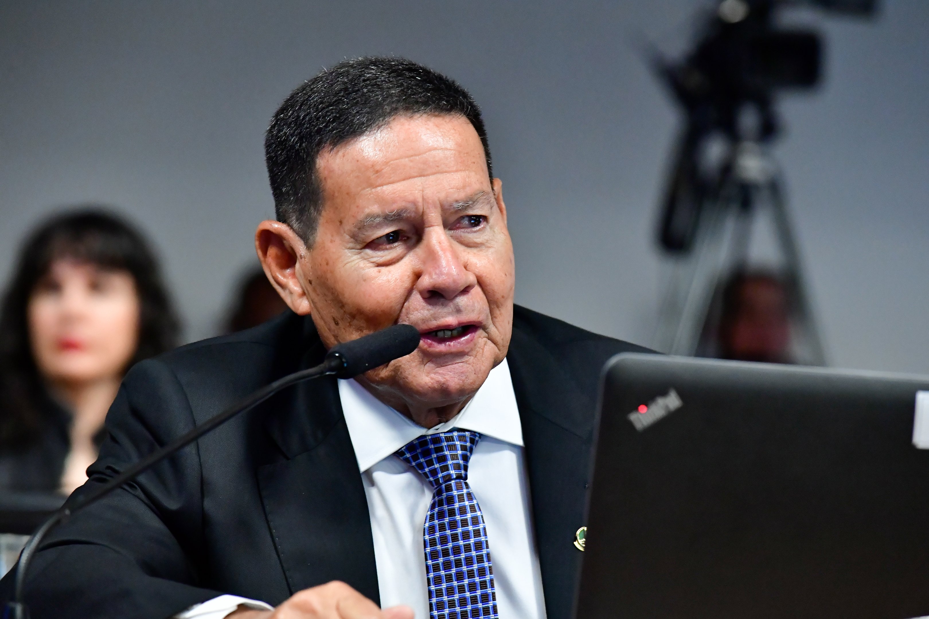 Mourão diz que não participou de reuniões sobre tentativa de golpe