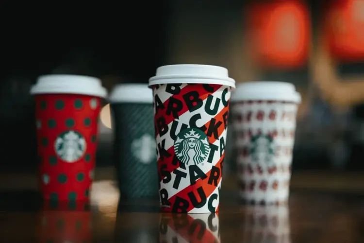 Starbucks: Zamp estará na condição de “stalking horse bidder”, podendo igualar as propostas de terceiros ou ser indenizada caso não seja a vencedora (Starbucks /Divulgação)