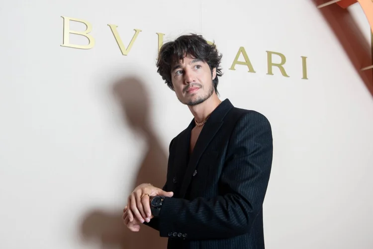 Tiago Iorc em apresentação intimista promovida pela Bvlgari para o Dia dos Namorados. (Rodrigo Zorzi/Divulgação)